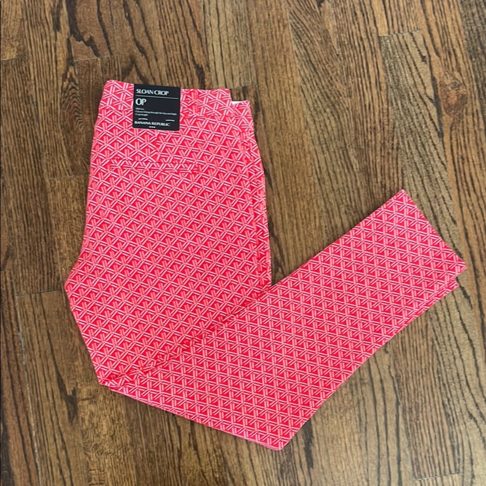NWT, Banana Republic Red Coral Geometric Pattern Crop Pants!